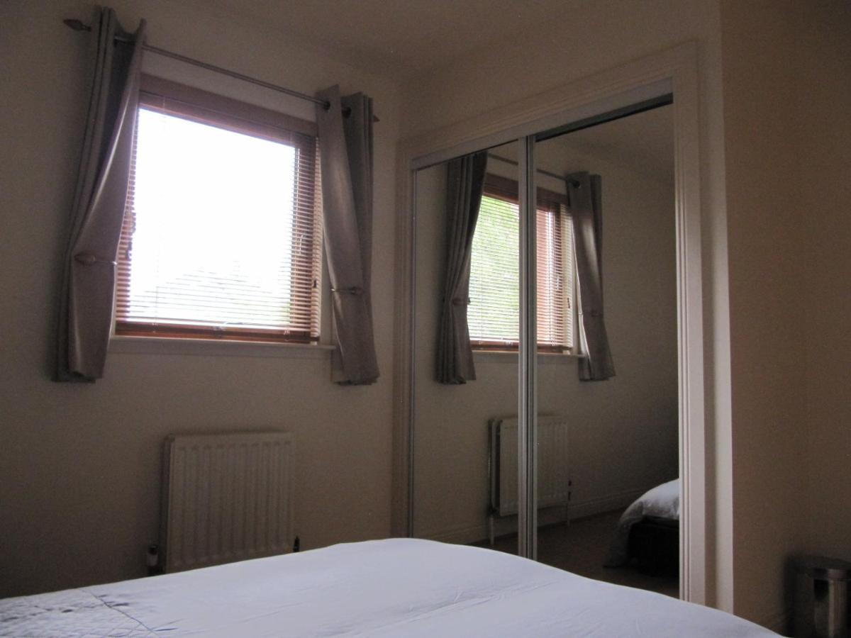 גלאזגו Cozy Off Road 2 Bedroom Cottage Apartment With Free Wi-Fi And Private Parking מראה חיצוני תמונה