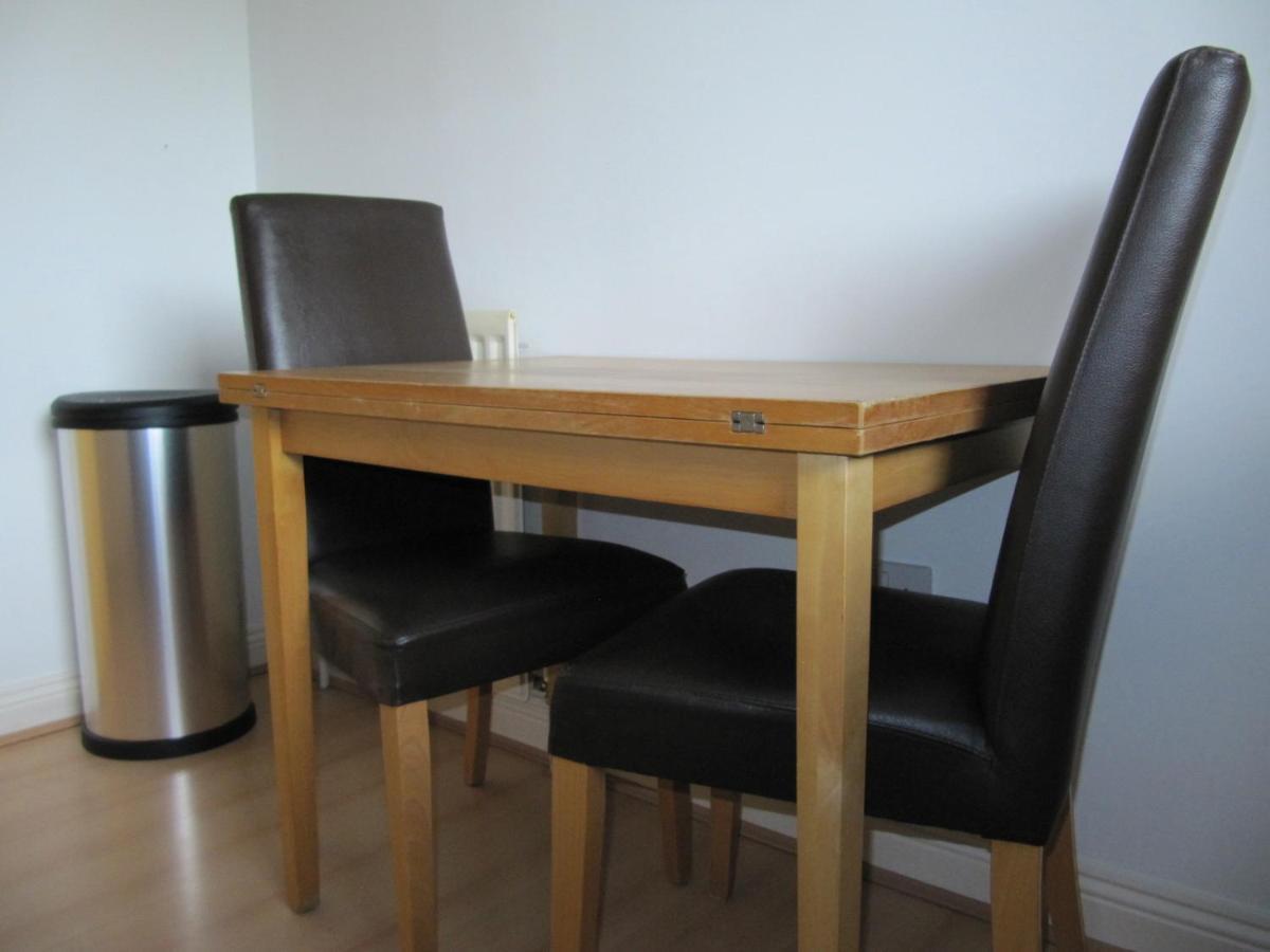 גלאזגו Cozy Off Road 2 Bedroom Cottage Apartment With Free Wi-Fi And Private Parking מראה חיצוני תמונה