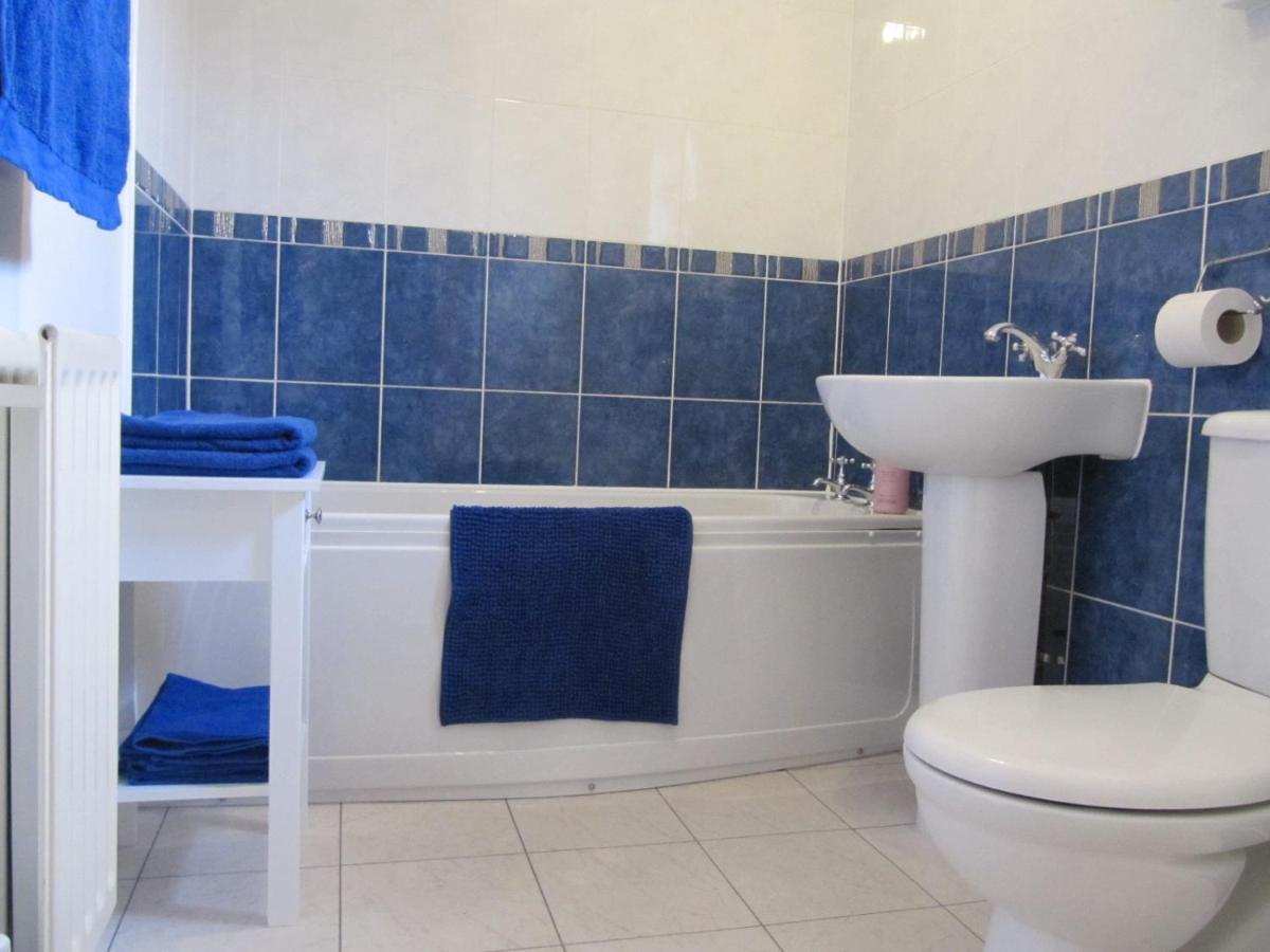 גלאזגו Cozy Off Road 2 Bedroom Cottage Apartment With Free Wi-Fi And Private Parking מראה חיצוני תמונה