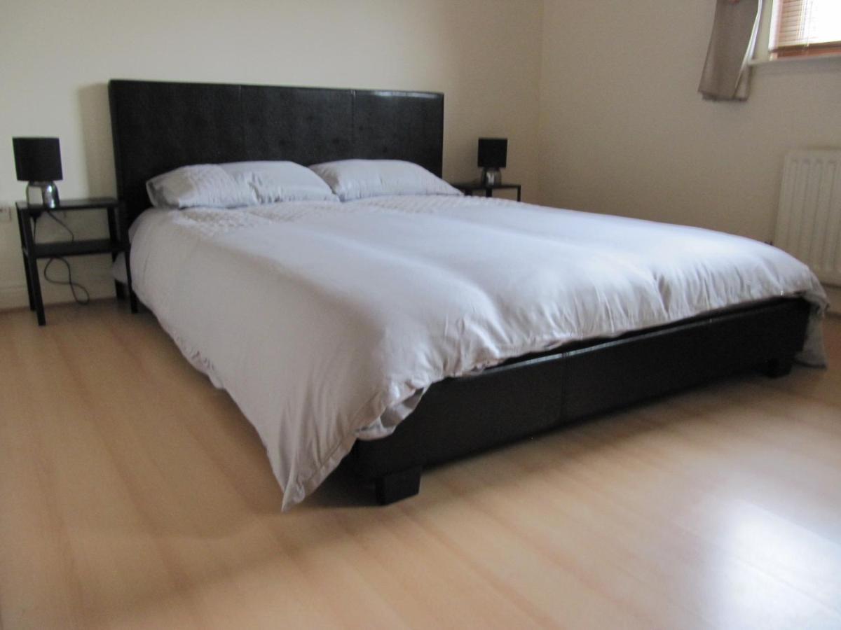 גלאזגו Cozy Off Road 2 Bedroom Cottage Apartment With Free Wi-Fi And Private Parking מראה חיצוני תמונה